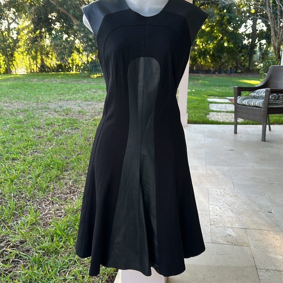555 Los Angeles designer, black sleeveless asymmetrical w/leather midi dress - Picture 2 of 13